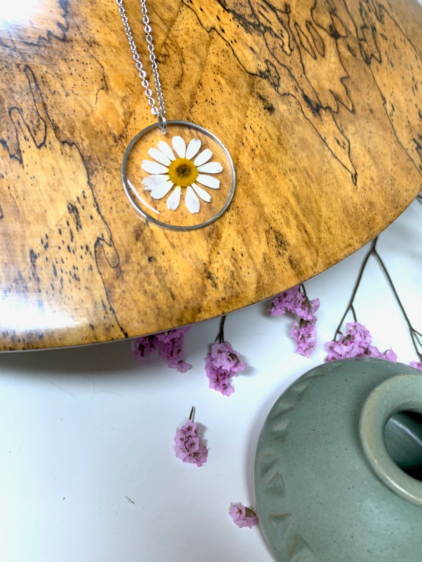 Round Chamomile Flower Necklace