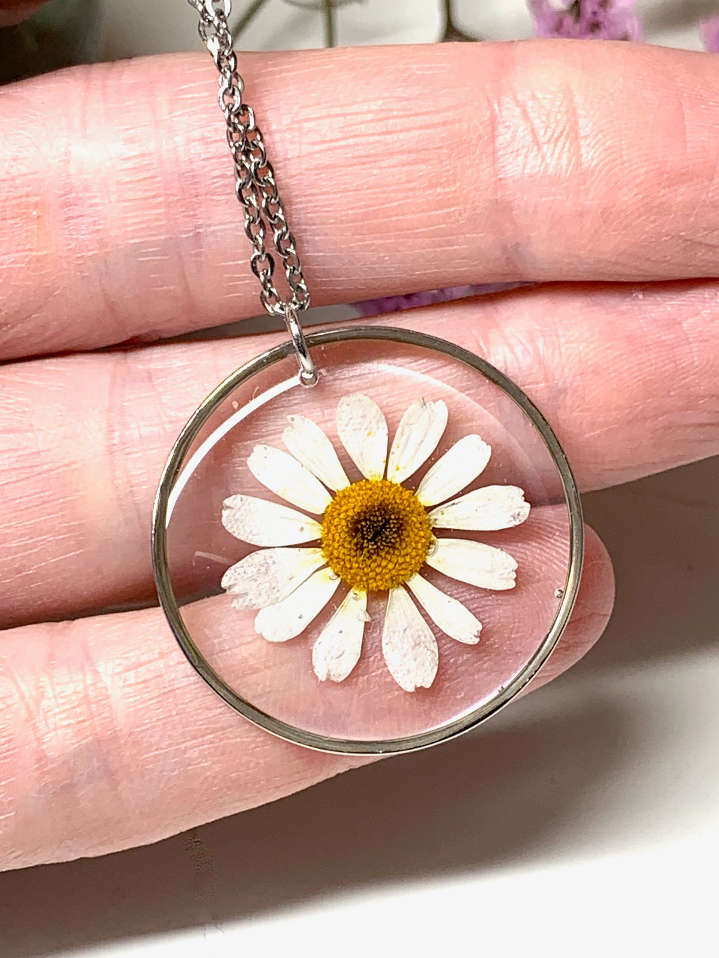 Round Chamomile Flower Necklace