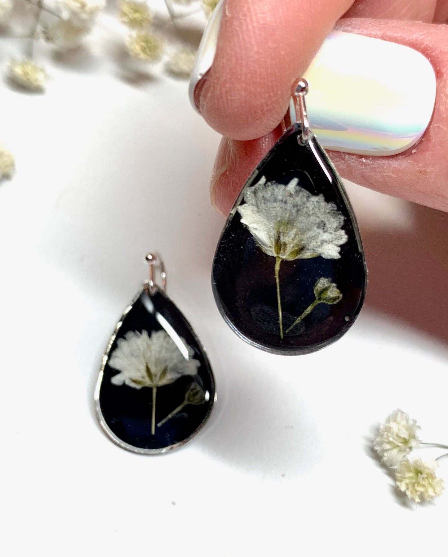 Real Pressed Flower Teardrop Earrings - Black